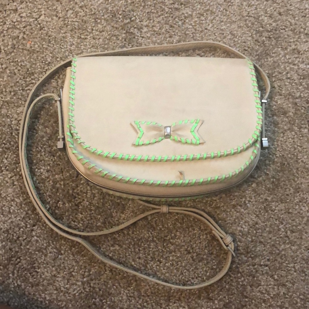 All Season Wrap Purse!